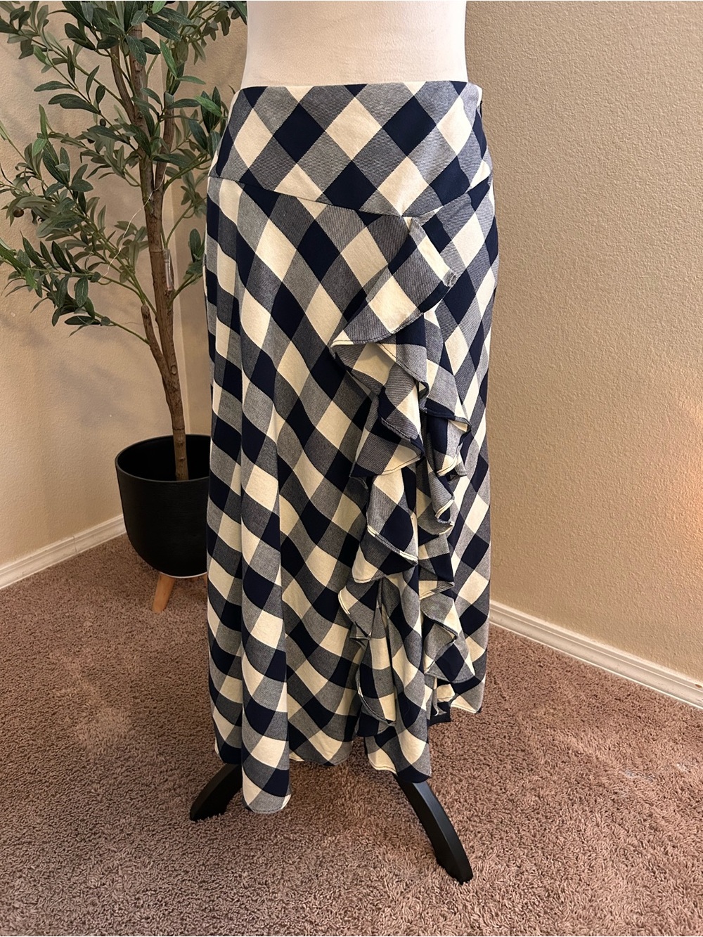 Lauren Ralph Lauren Navy Plaid Ruffled Maxi Skirt Size 8
